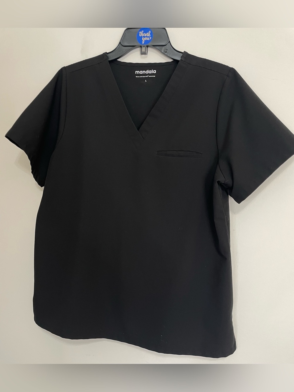 Mandala  Black V-Neck Scrub Top~ Size Large ~ Medical Staff‎